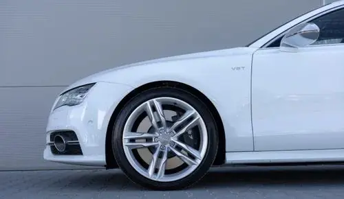 AUDI S7 