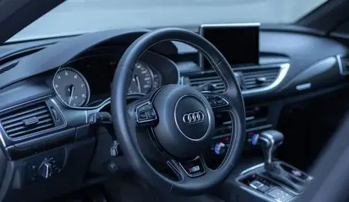 AUDI S7 