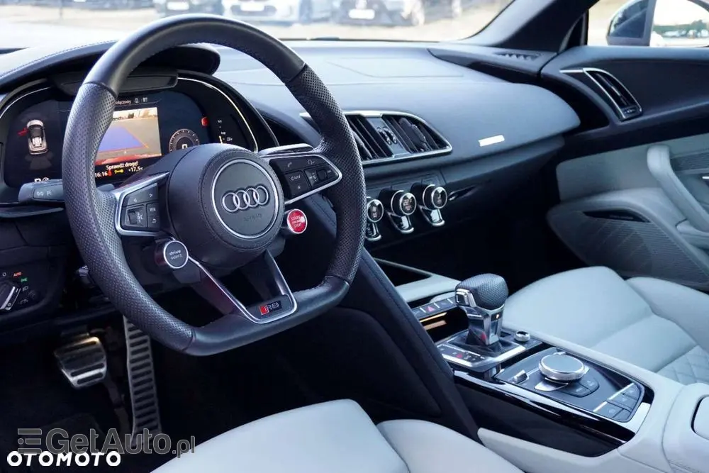 AUDI R8 Spyder V10 RWD Performance