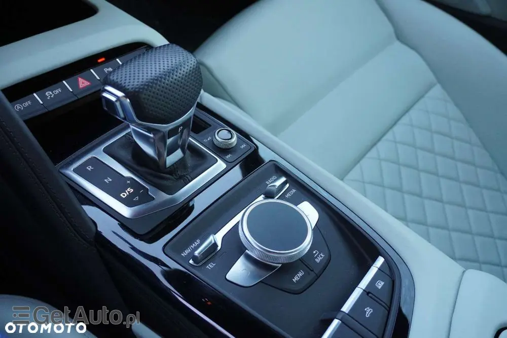 AUDI R8 Spyder V10 RWD Performance