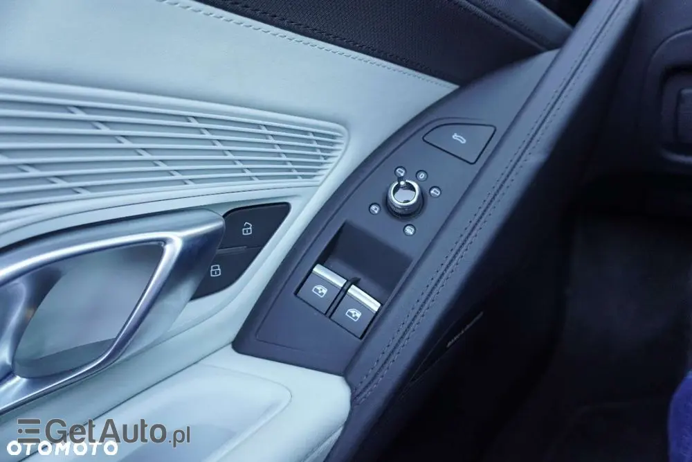 AUDI R8 Spyder V10 RWD Performance