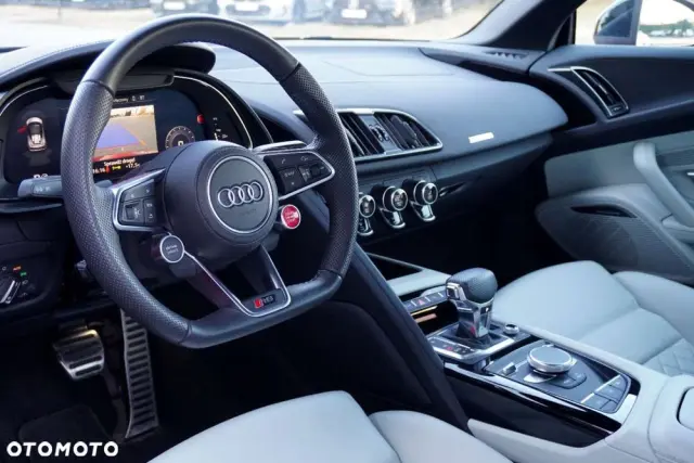 AUDI R8 Spyder V10 RWD Performance