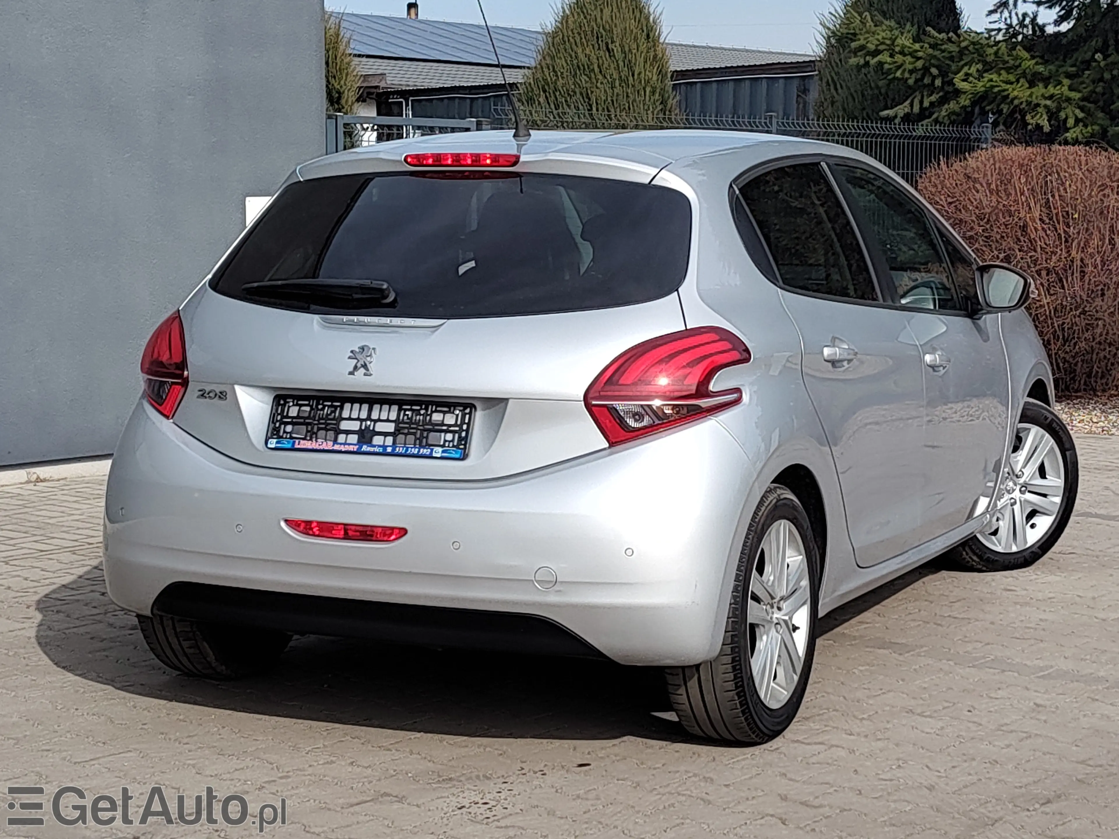 PEUGEOT 208 Allure