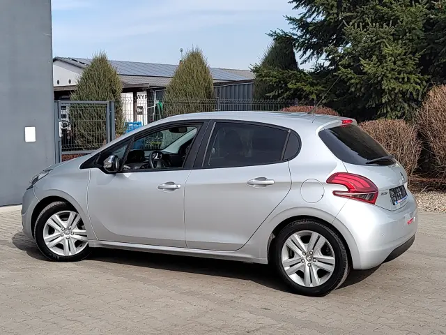 PEUGEOT 208 Allure