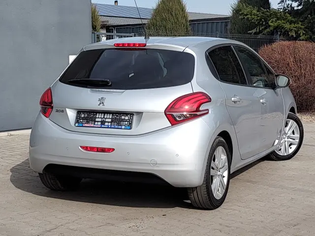 PEUGEOT 208 Allure