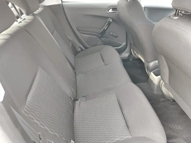 PEUGEOT 208 Allure