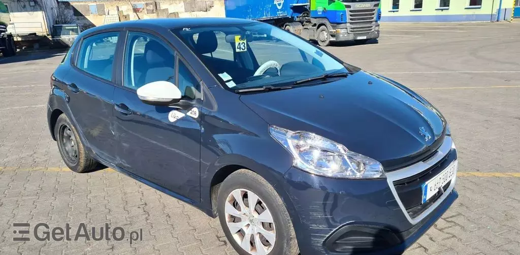 PEUGEOT 208 
