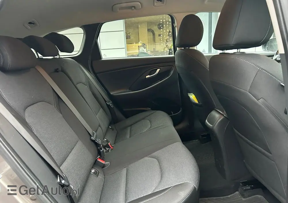 HYUNDAI I30 1.6 D Comfort DCT