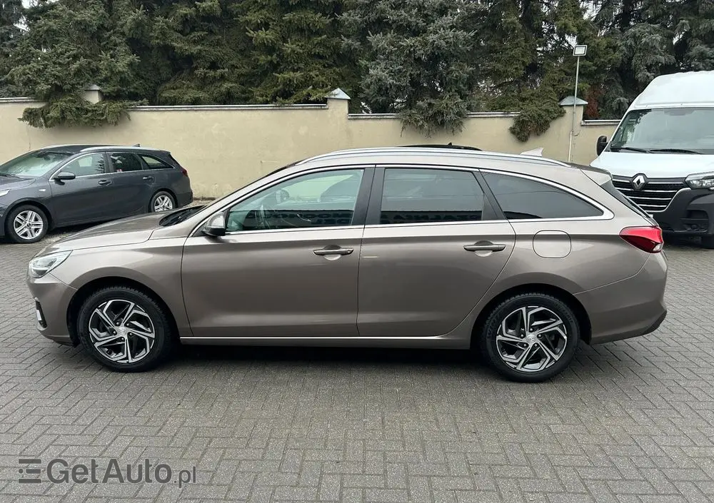 HYUNDAI I30 1.6 D Comfort DCT