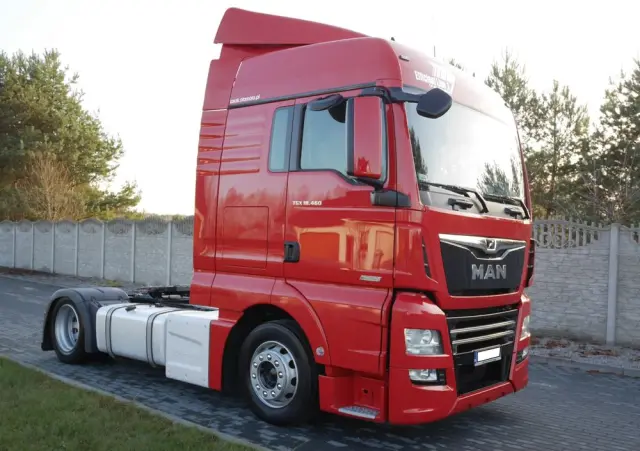 MAN TGX 18.460 XLX Efficient Line Low Deck Mega 