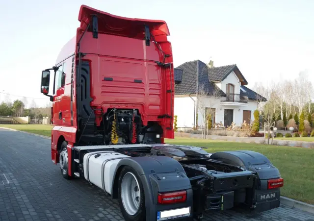 MAN TGX 18.460 XLX Efficient Line Low Deck Mega 