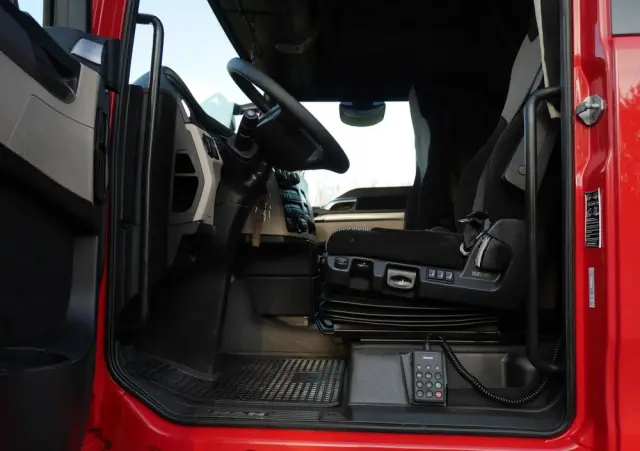 MAN TGX 18.460 XLX Efficient Line Low Deck Mega 