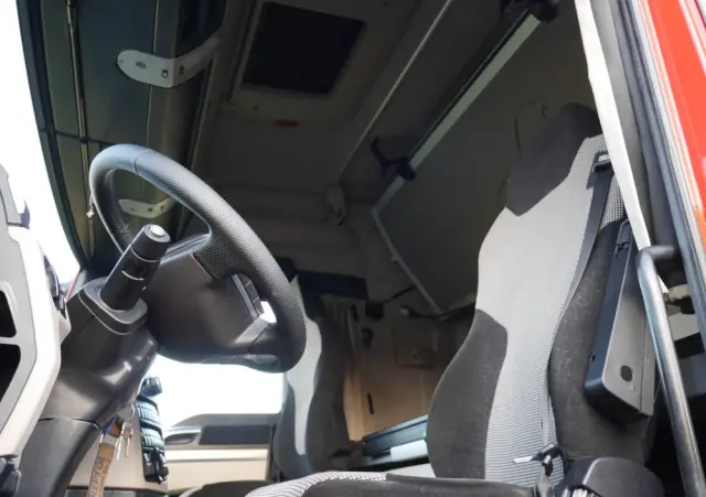 MAN TGX 18.460 XLX Efficient Line Low Deck Mega 