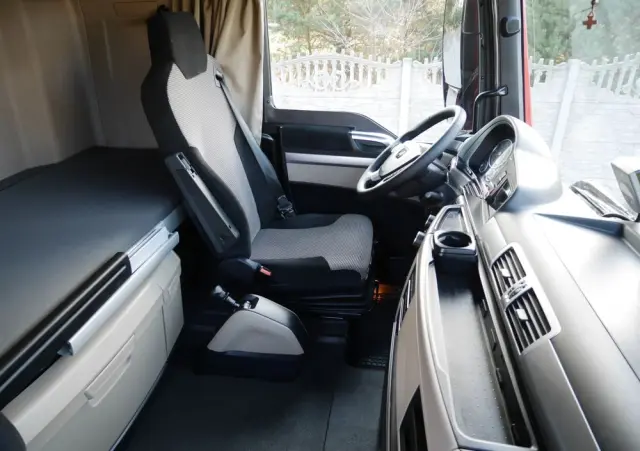 MAN TGX 18.460 XLX Efficient Line Low Deck Mega 