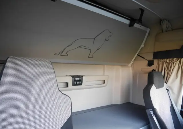 MAN TGX 18.460 XLX Efficient Line Low Deck Mega 