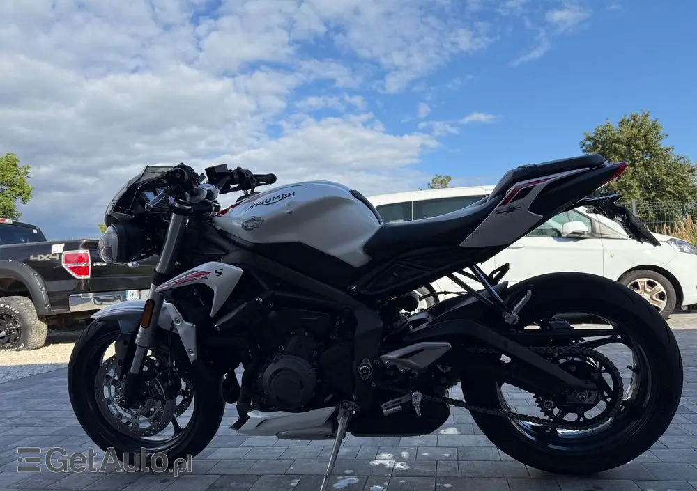 TRIUMPH Street Triple 