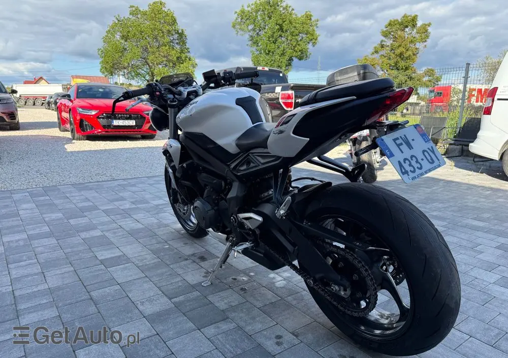 TRIUMPH Street Triple 