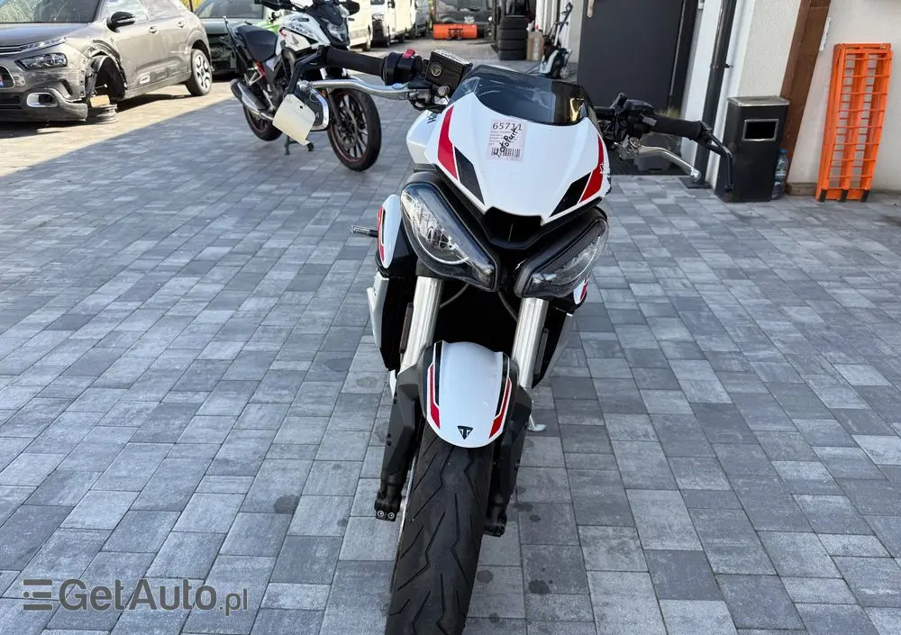TRIUMPH Street Triple 