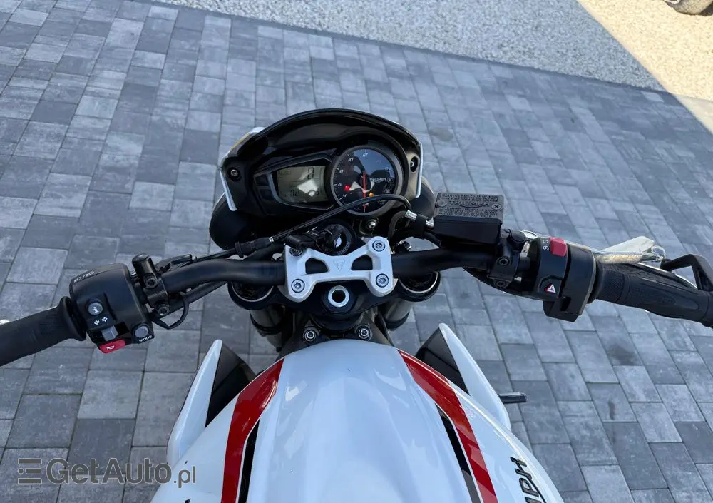 TRIUMPH Street Triple 