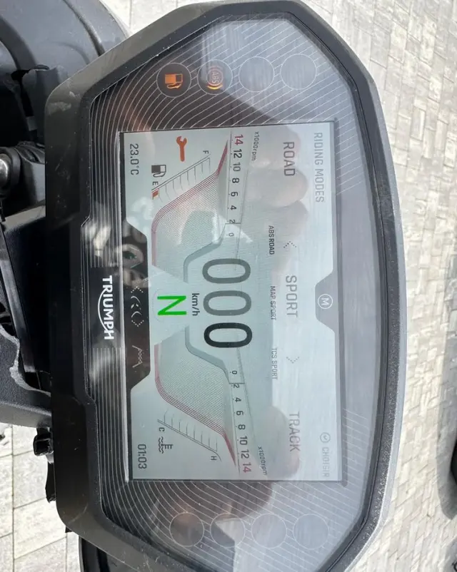 TRIUMPH Street Triple 