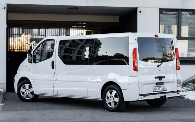 OPEL Vivaro 
