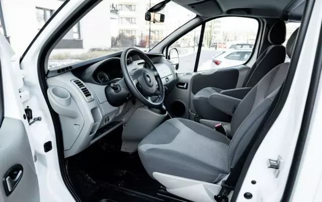 OPEL Vivaro 