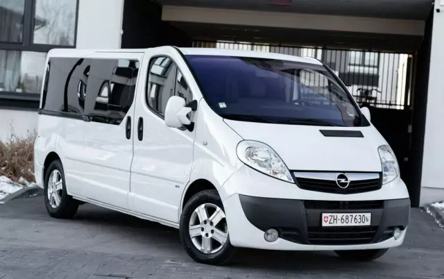 OPEL Vivaro 