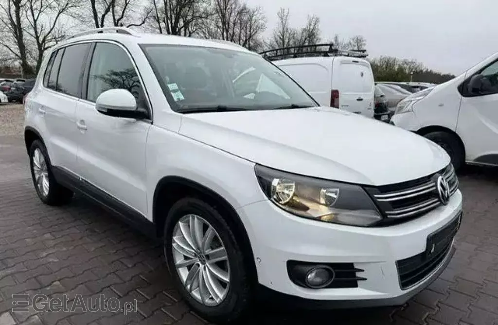 VOLKSWAGEN Tiguan 