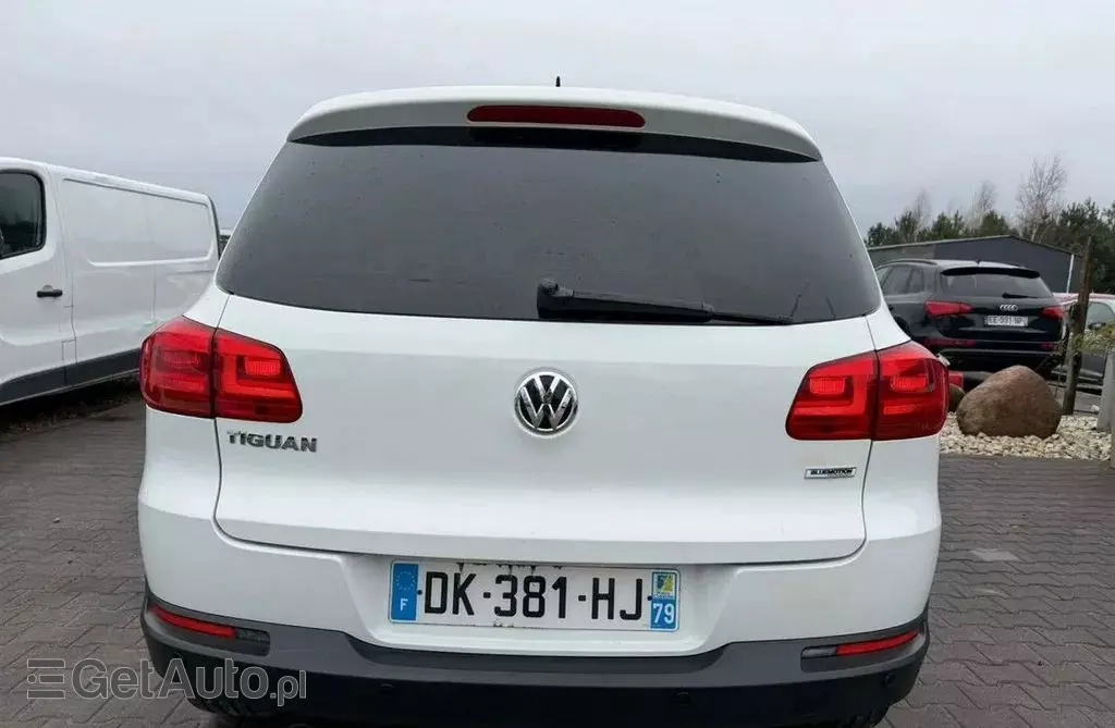VOLKSWAGEN Tiguan 