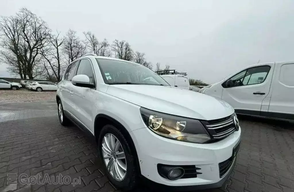 VOLKSWAGEN Tiguan 