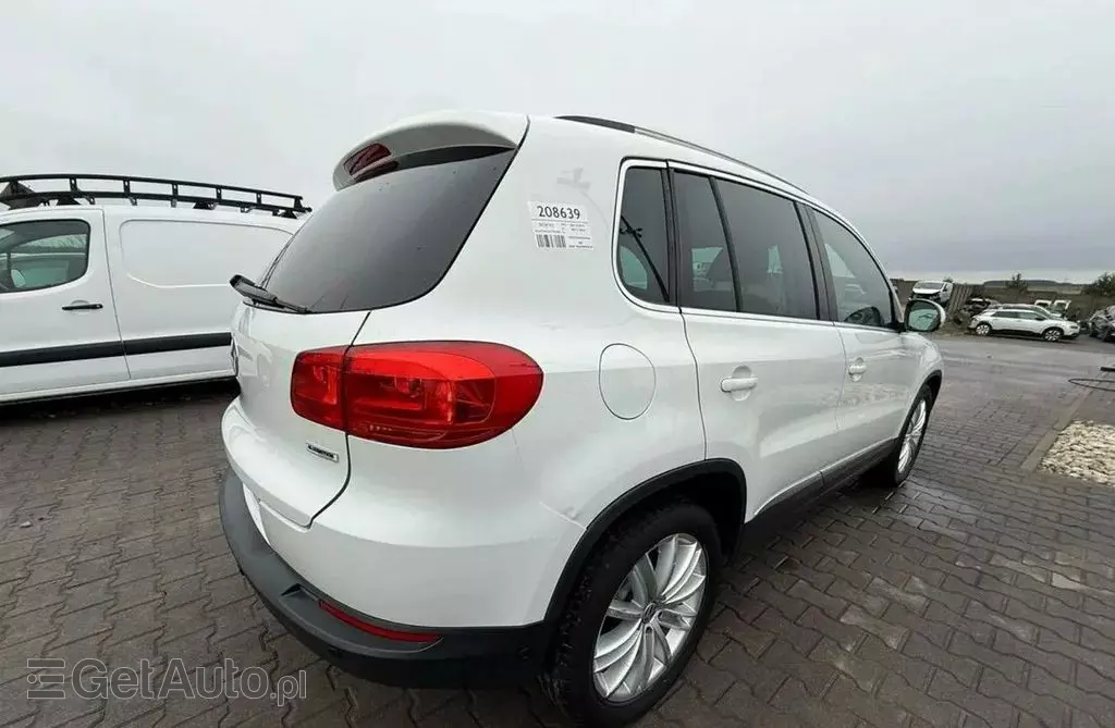 VOLKSWAGEN Tiguan 
