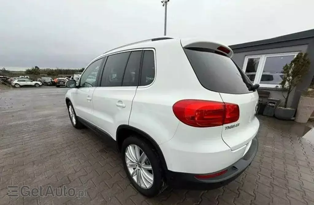 VOLKSWAGEN Tiguan 