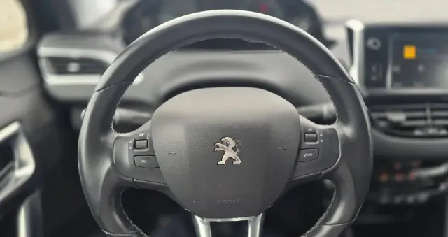 PEUGEOT 2008 1.2 PureTech Allure S&S