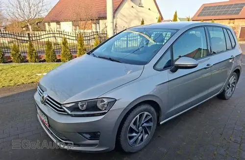 VOLKSWAGEN Golf Sportsvan 