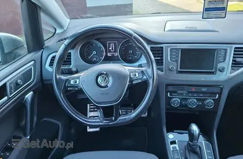 VOLKSWAGEN Golf Sportsvan 