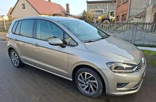 VOLKSWAGEN Golf Sportsvan 