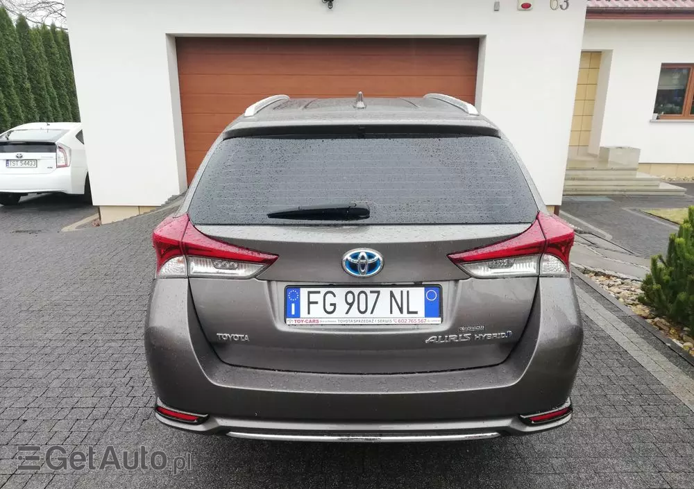 TOYOTA Auris 