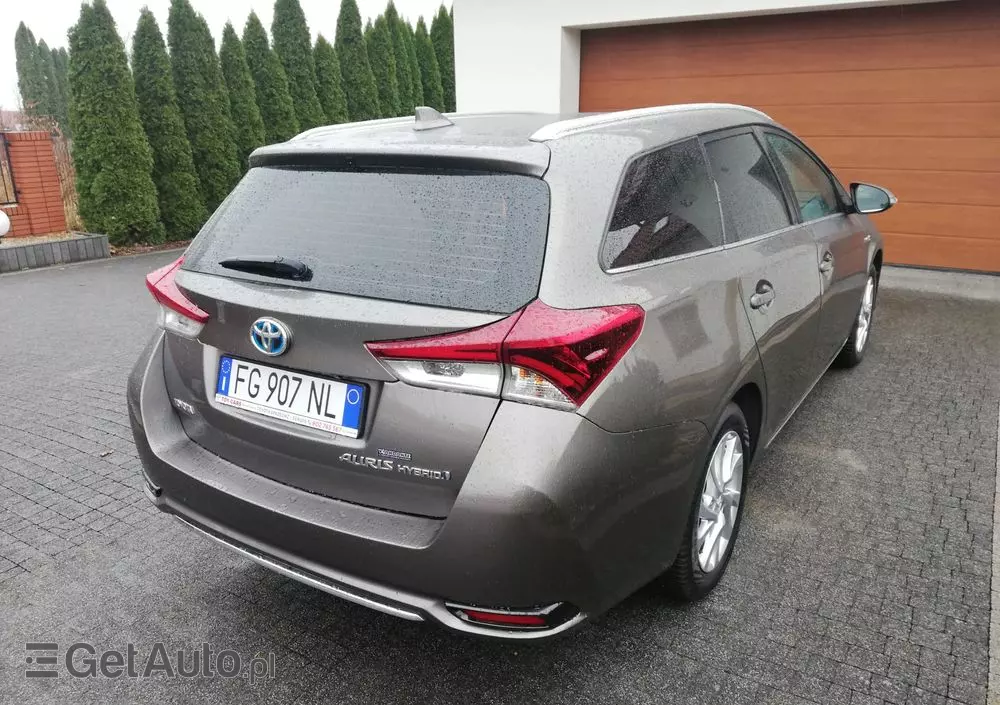 TOYOTA Auris 