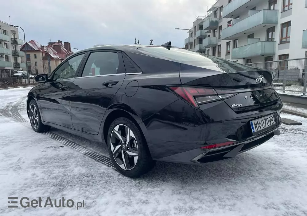 HYUNDAI Elantra 1.6 Executive CVT