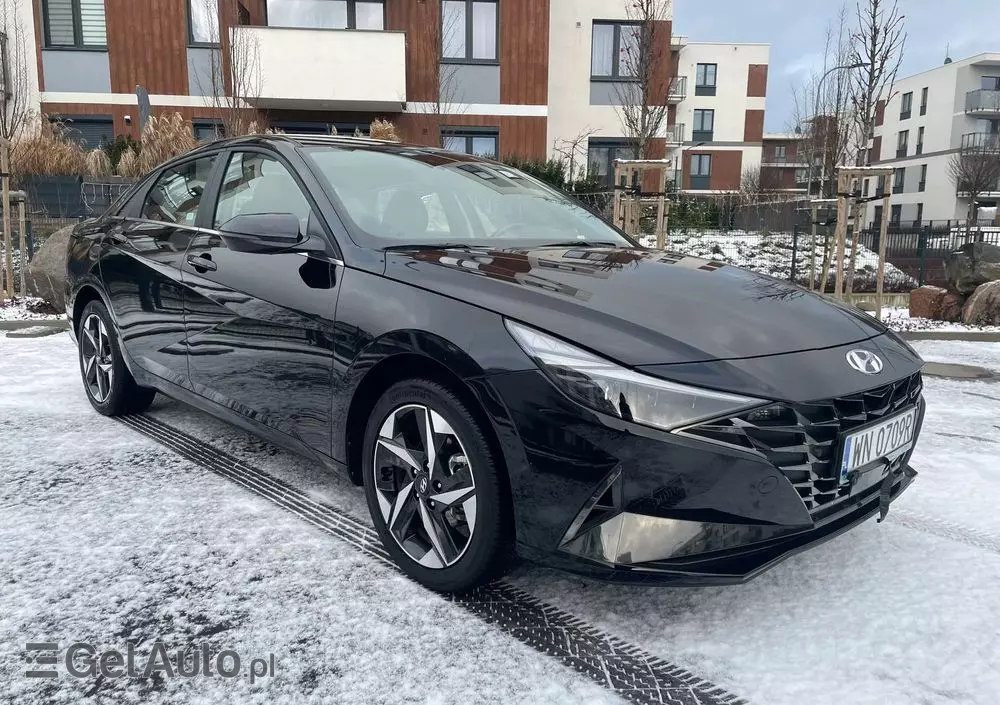 HYUNDAI Elantra 1.6 Executive CVT