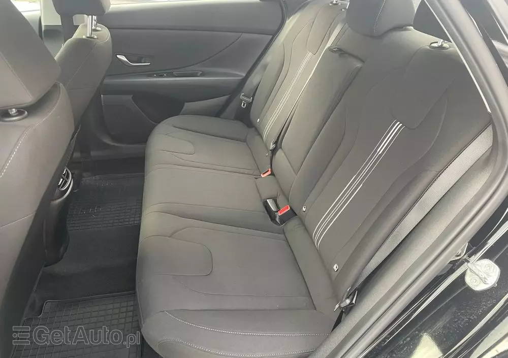 HYUNDAI Elantra 1.6 Executive CVT