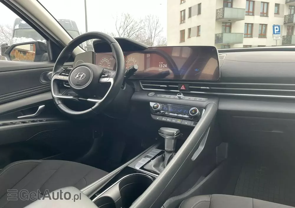 HYUNDAI Elantra 1.6 Executive CVT