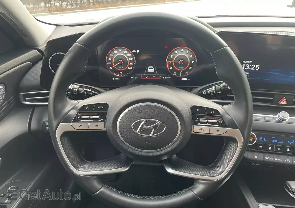 HYUNDAI Elantra 1.6 Executive CVT