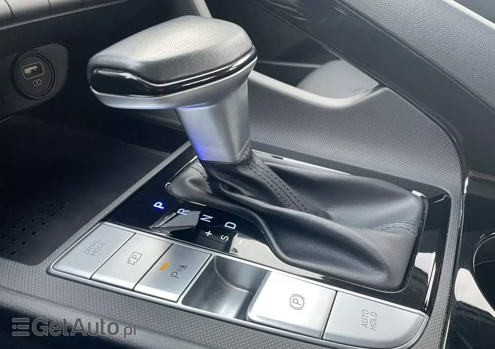 HYUNDAI Elantra 1.6 Executive CVT