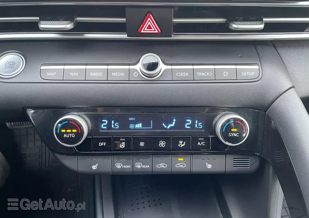 HYUNDAI Elantra 1.6 Executive CVT