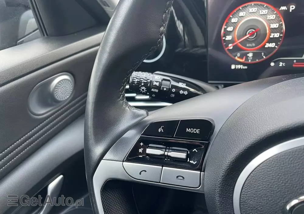 HYUNDAI Elantra 1.6 Executive CVT