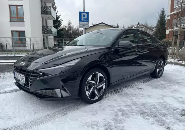 HYUNDAI Elantra 1.6 Executive CVT