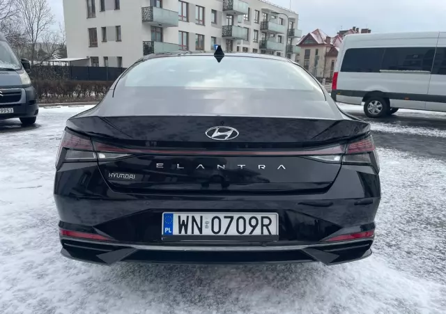 HYUNDAI Elantra 1.6 Executive CVT