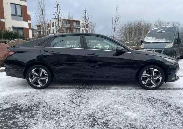 HYUNDAI Elantra 1.6 Executive CVT