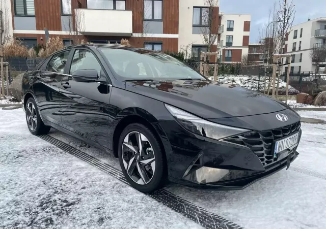 HYUNDAI Elantra 1.6 Executive CVT